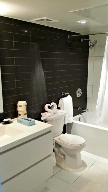 Pelicanstay In Toronto Entertainment District Zewnętrze zdjęcie